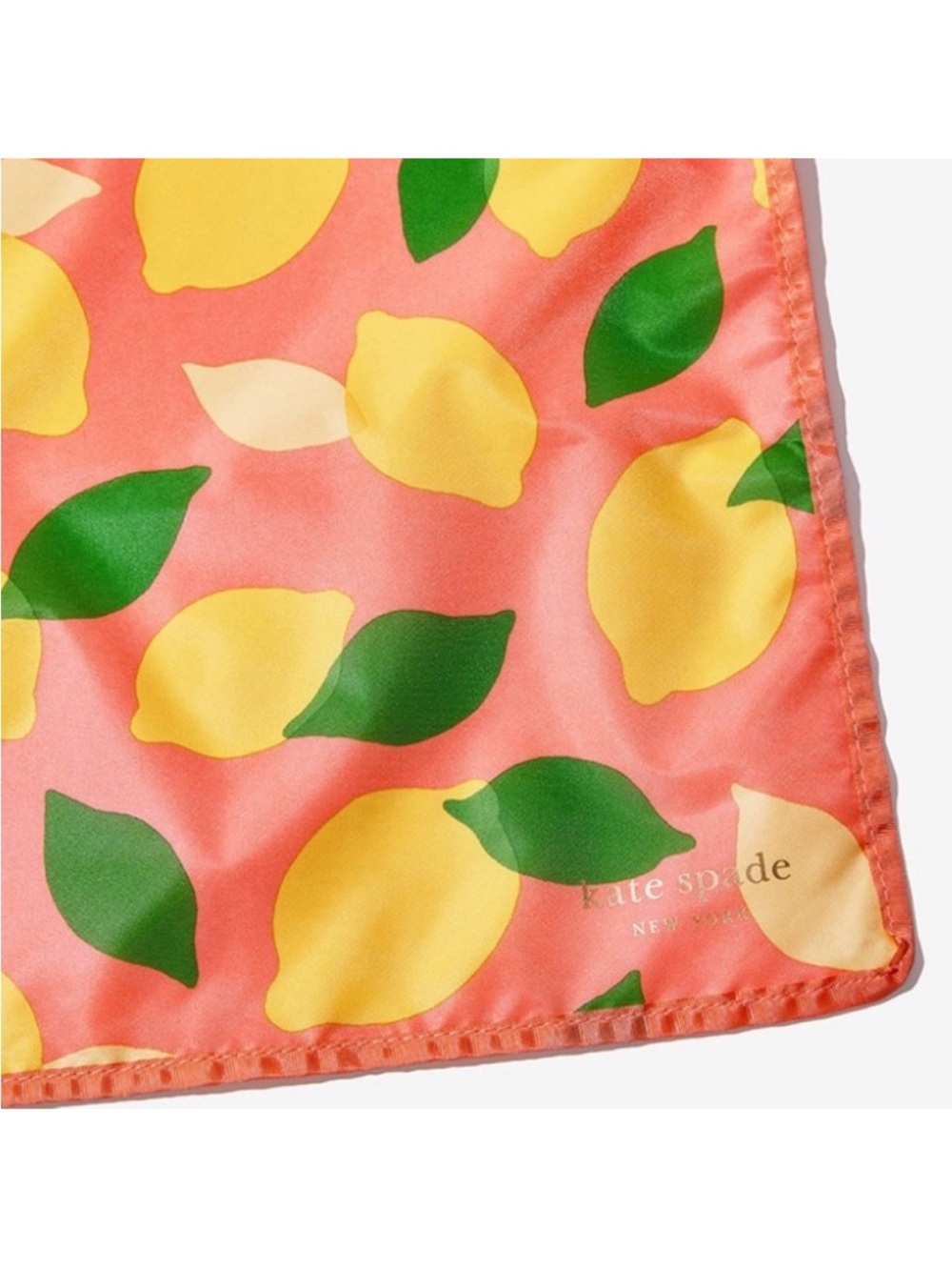 Kate Spade New York Lightweight Picnic Sheet/Blanket in Lemon Toss, 60” x 54” - Picture 4 of 13